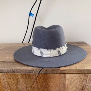 Lucky brand hat